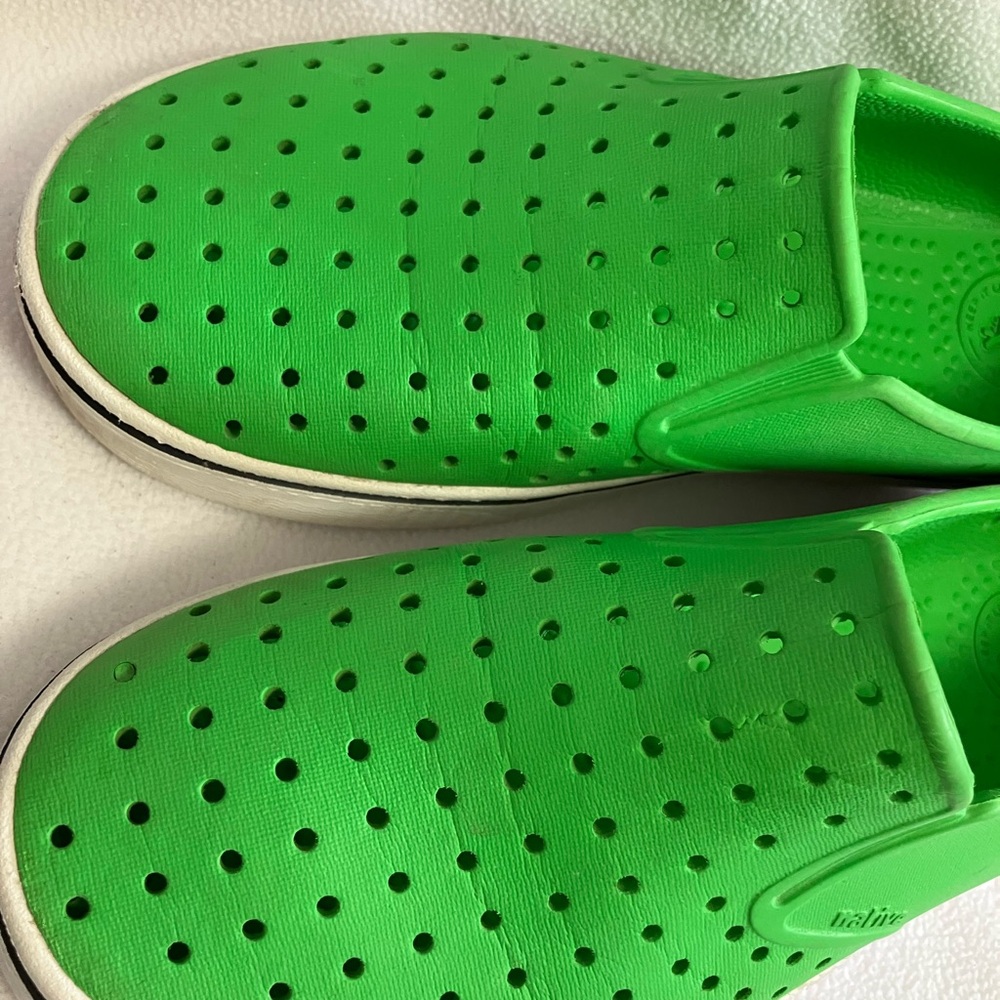 EUC Native Shoes Green Slip-On Water shoes Women’s 8 Men’s 6 - Picture 5 of 13